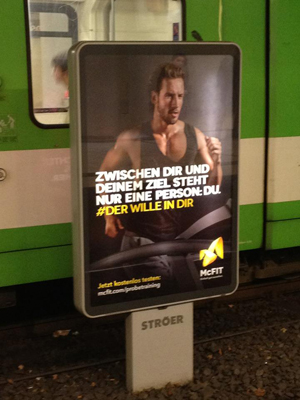 Werbeplakat in der U-Bahn Station